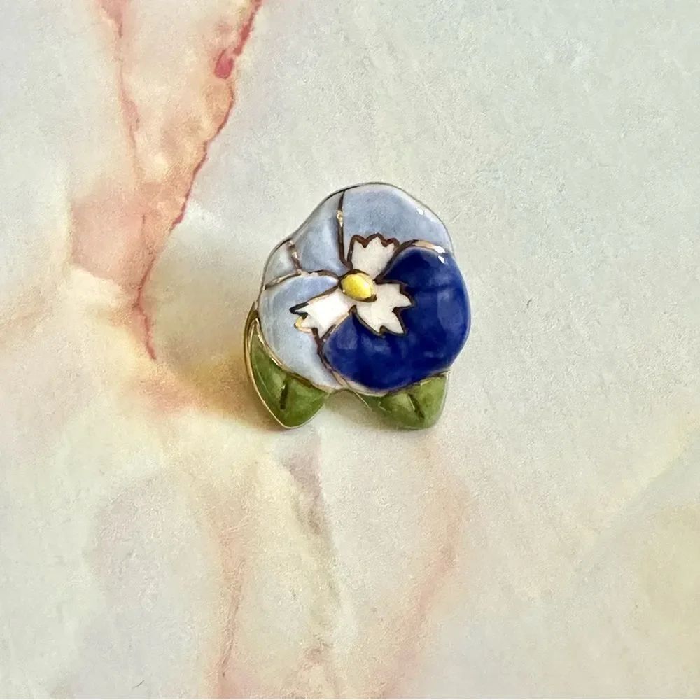Blue floral pin - Picture 2 of 7